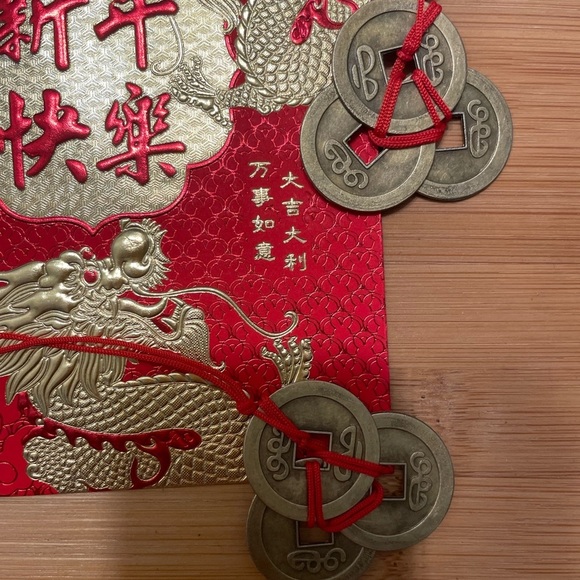 Chinese Year of the Dragon Red Money Envelope 3 Feng Shui Coin Set - Picture 9 of 11